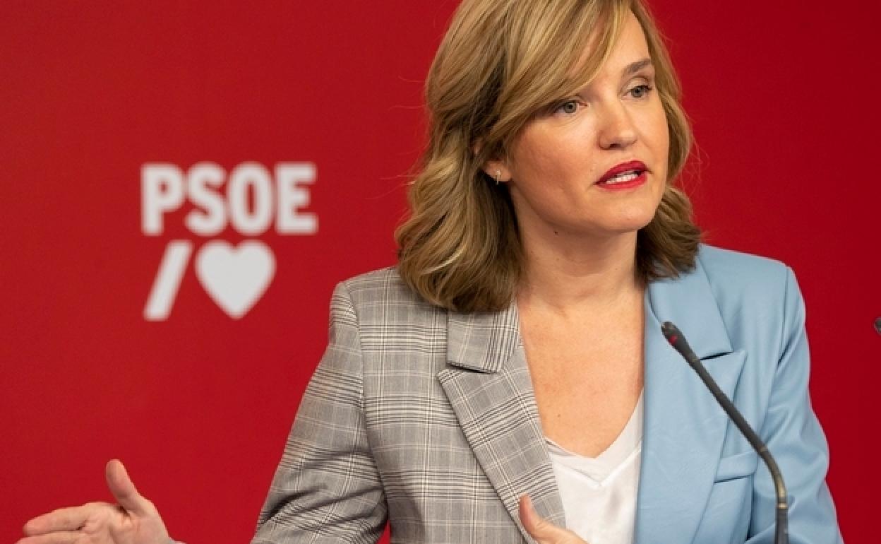 Pilar Alegría, este lunes, durante una comparecencia en la sede del PSOE.