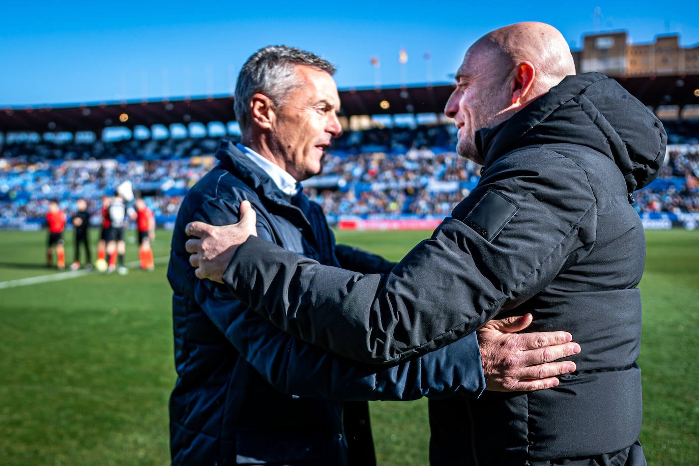 Fotos: El Burgos CF araña un punto en La Romareda