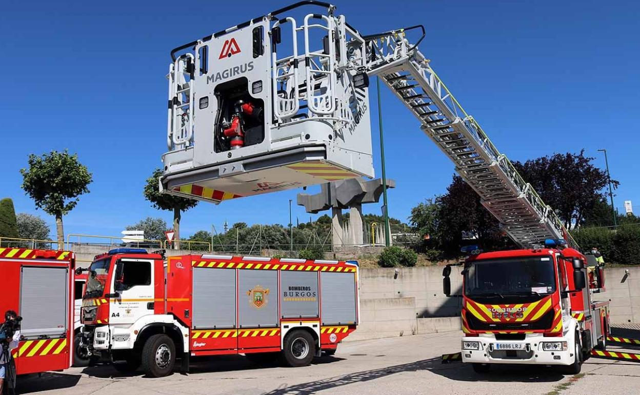 Algunos de los vehículos del Parque de Bomberos de Burgos. 