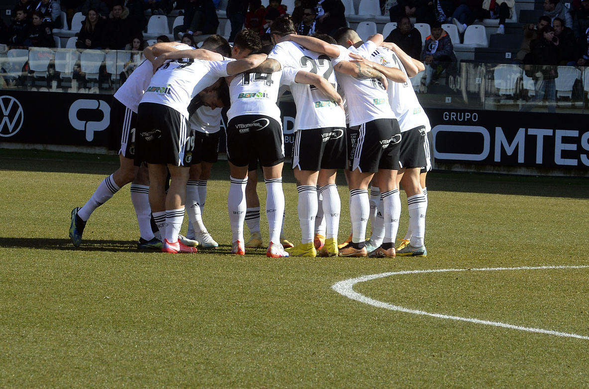 Imágenes de la derrota del Burgos CF ante el Granada CF este sábado en El Plantío