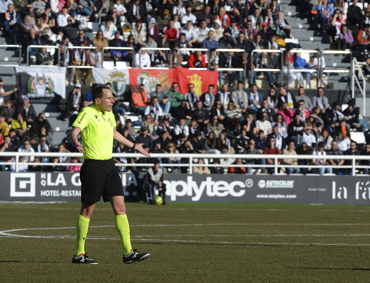 Imágenes de la derrota del Burgos CF ante el Granada CF este sábado en El Plantío