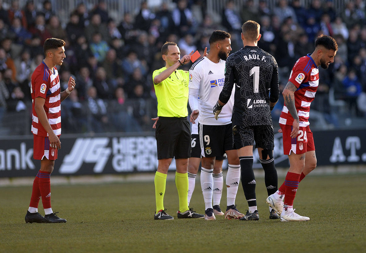 Imágenes de la derrota del Burgos CF ante el Granada CF este sábado en El Plantío