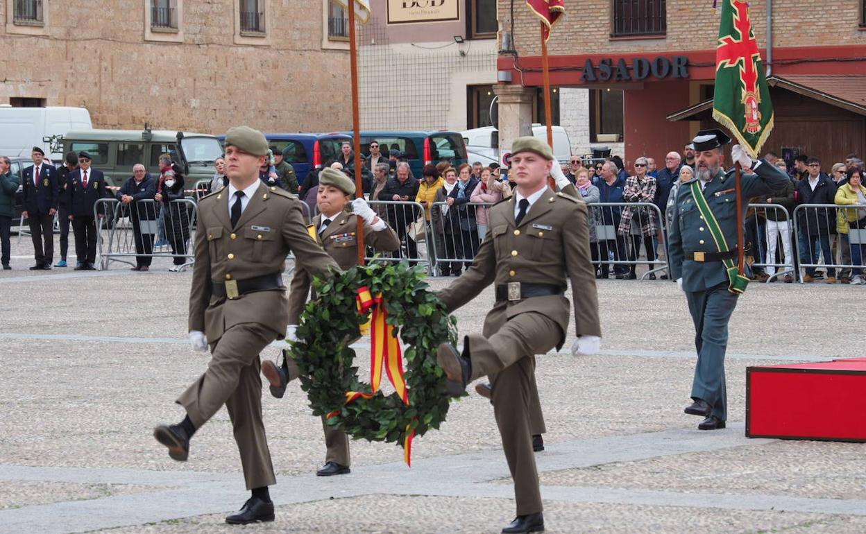 Acto del ejército realizado en la Plaza Mayor de Lerma.