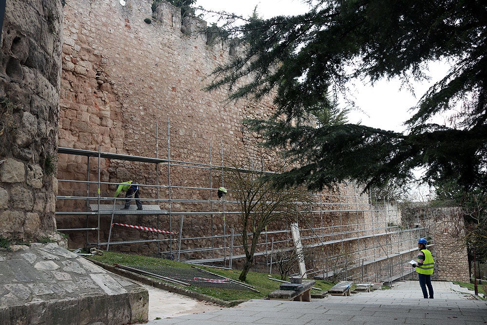 Fotos: Obras en la muralla anexa al Arco de San Martín