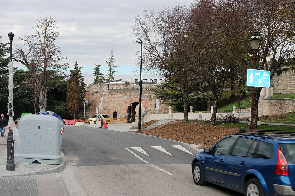 Fotos: Obras en la muralla anexa al Arco de San Martín