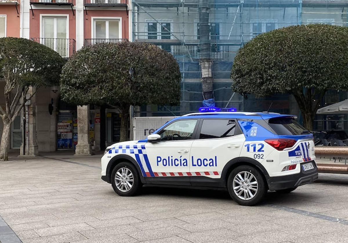 Coche de Policía Local en Burgos.