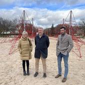 Burgos renovó el suelo de 17 parques infantiles en 2023