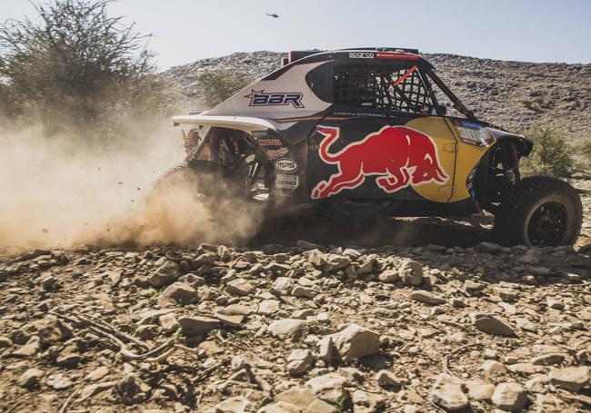 El coche de la pilota Cristina Gutiérrez en el Rally Dakar.