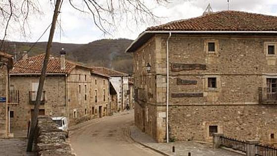 Un pueblo de la sierra burgalesa alquila casa por 212 euros mensuales