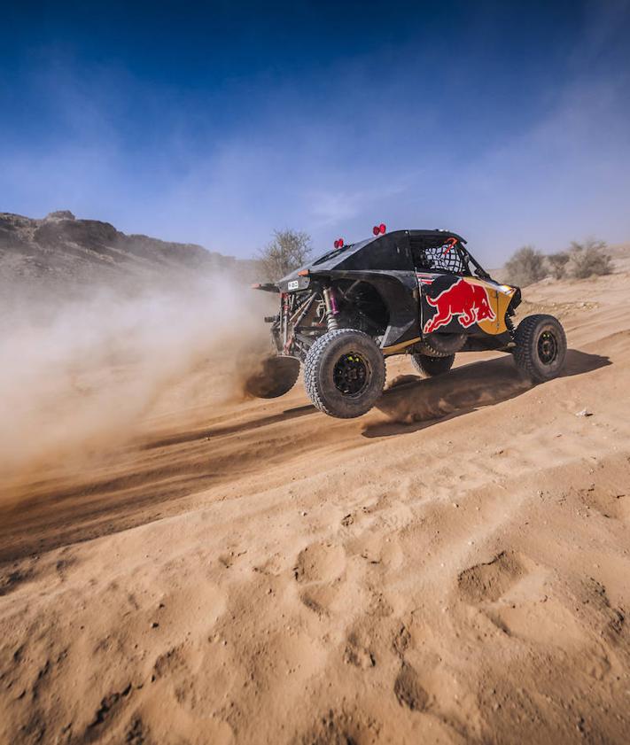 Imagen secundaria 2 - El coche de Cristina Gutiérrez en el Rally Dakar. 