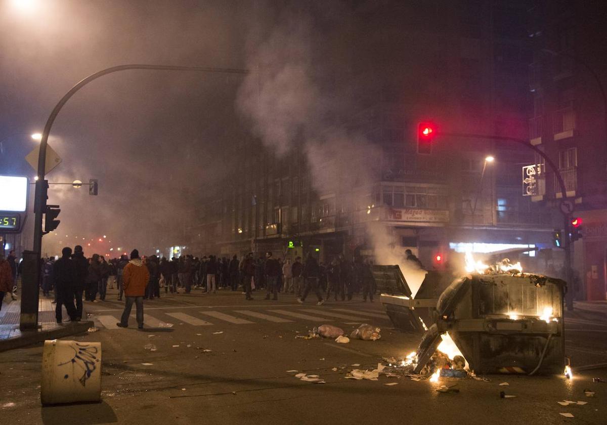 La calle Vitoria fue el epicentro de los disturbios durante varias noches.