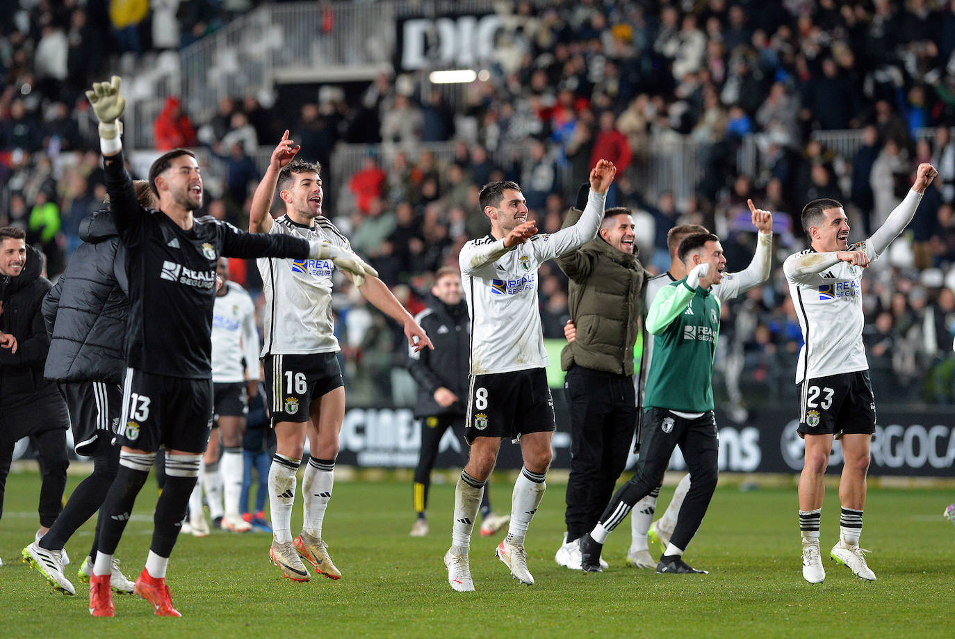 La victoria del Burgos CF en el derbi castellano, en imágenes