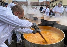 Reparto de los titos en Gamonal.