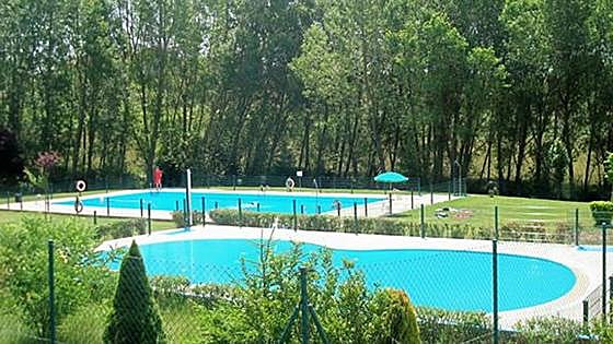Mil euros al año por gestionar las piscinas: la oferta de un pueblo burgalés