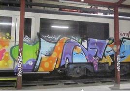 Imagen de uno de los trenes vandalizados.