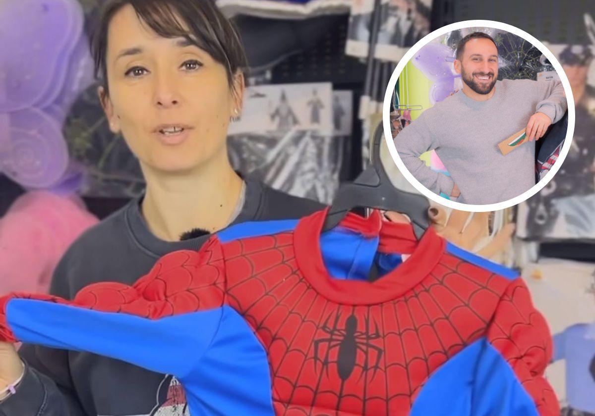 Esther, de Disfraces Gilmar, con el disfraz de Spiderman. En el círculo, Roberto Alcalde, promotor de la iniciativa y de 'Sonrisas de cartón'.