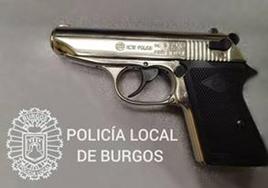 Pistola requisada al detenido