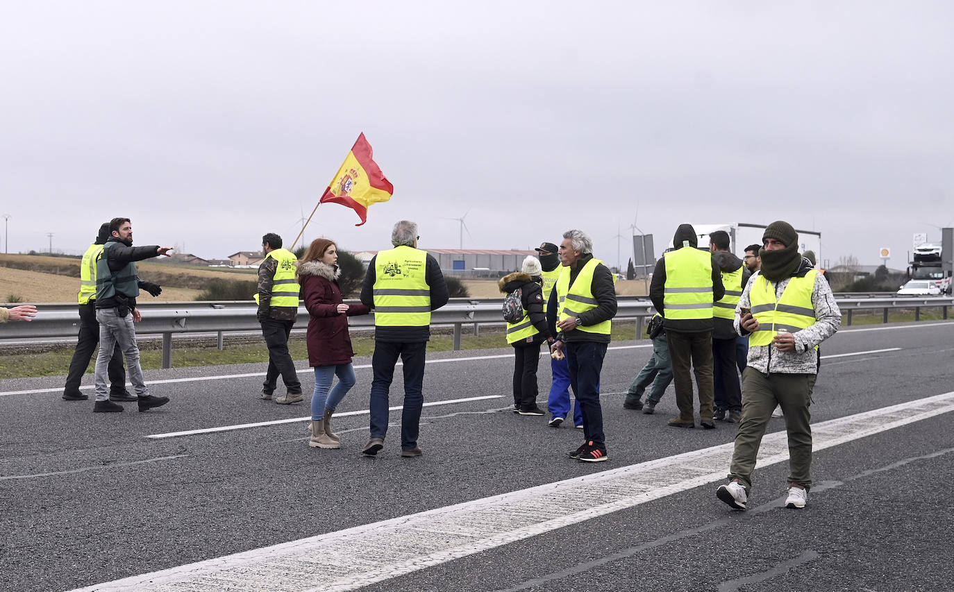 El segundo día de protestas con tractores en Burgos, en imágenes