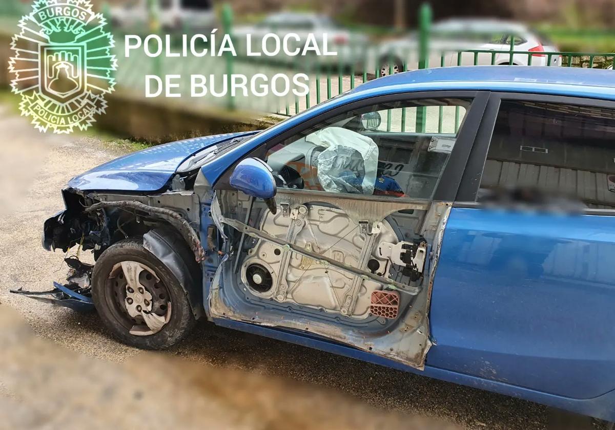 Estado de uno de los coches tras el accidente.