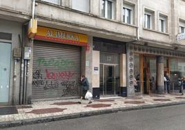 El supermercado Alimerka de la calle Miranda de Burgos está cerrado.