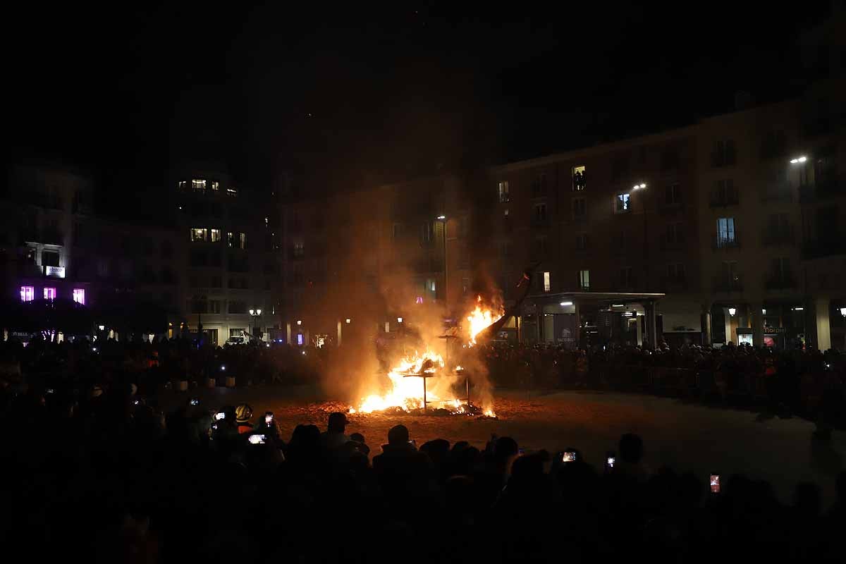 El entierro de la sardina en el Carnaval de Burgos, en imágenes