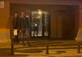 El detenido en Aranda a la salida del cuartel de la Guardia Civil.