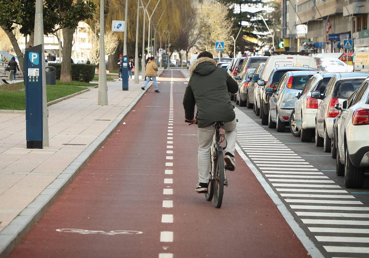 Urgen al Ayuntamiento la construcción de 13,5 nuevos kilómetros de vías ciclistas