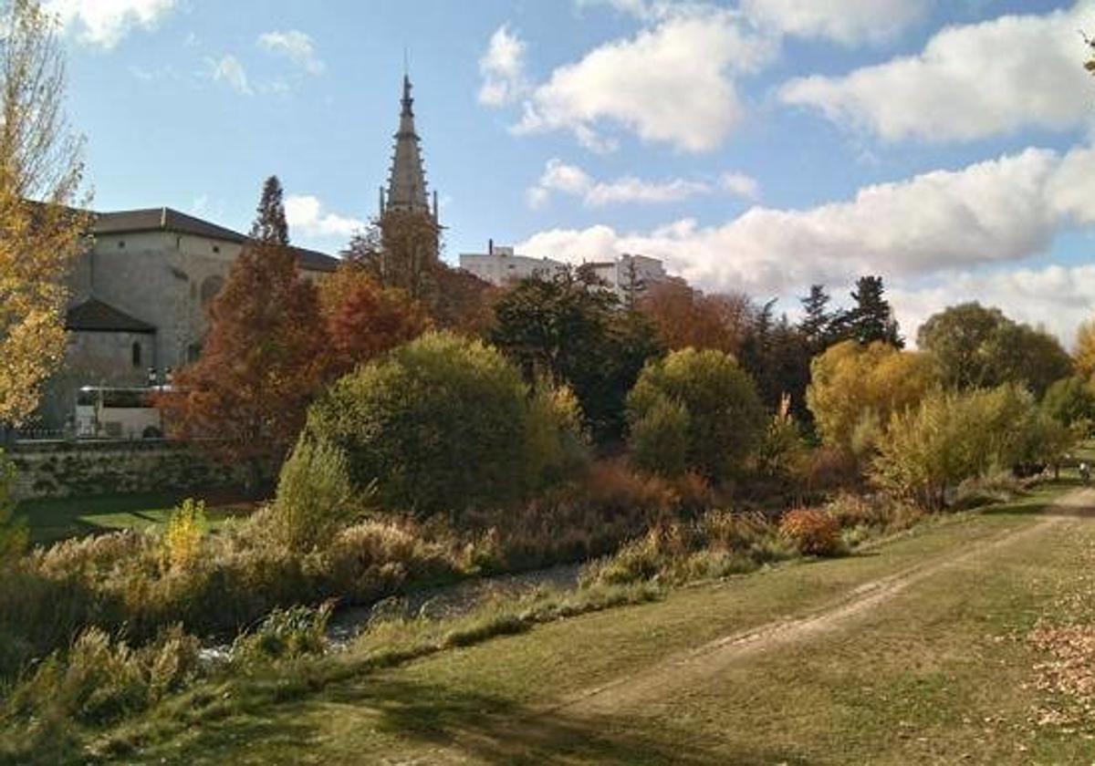 El río Arlanzón a su paso por Burgos.