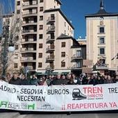 Deniegan la marcha lenta por la A-1 a la Plataforma por el Ferrocarril