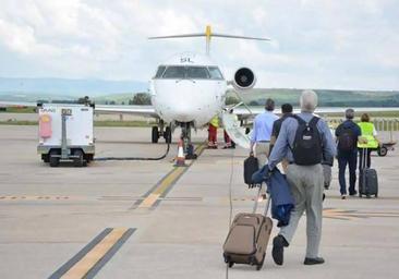 Aena invertirá 1,6 millones de euros para renovar la pista del aeropuerto de Burgos