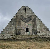 La pirámide maldita de Burgos. Los muertos de El Escudo