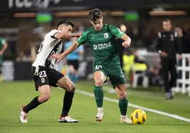 Curro en el partido de ida ante el FC Cartagena.