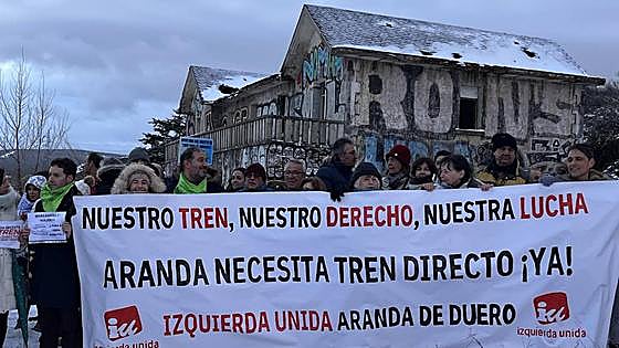 Más de 200 personas reivindican la apertura del Directo en la estación de Robregordo