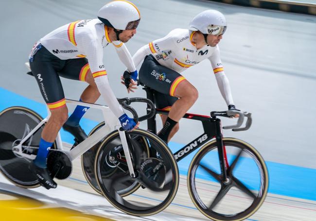 Sebastián Mora, en la madison del Campeonato de Europa.