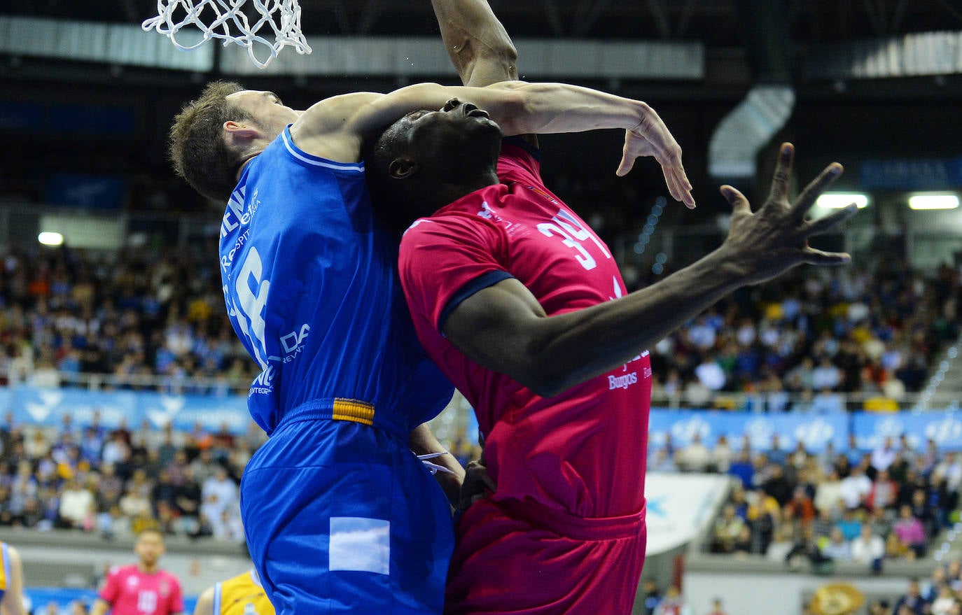 El derbi burgalés de baloncesto, en imágenes