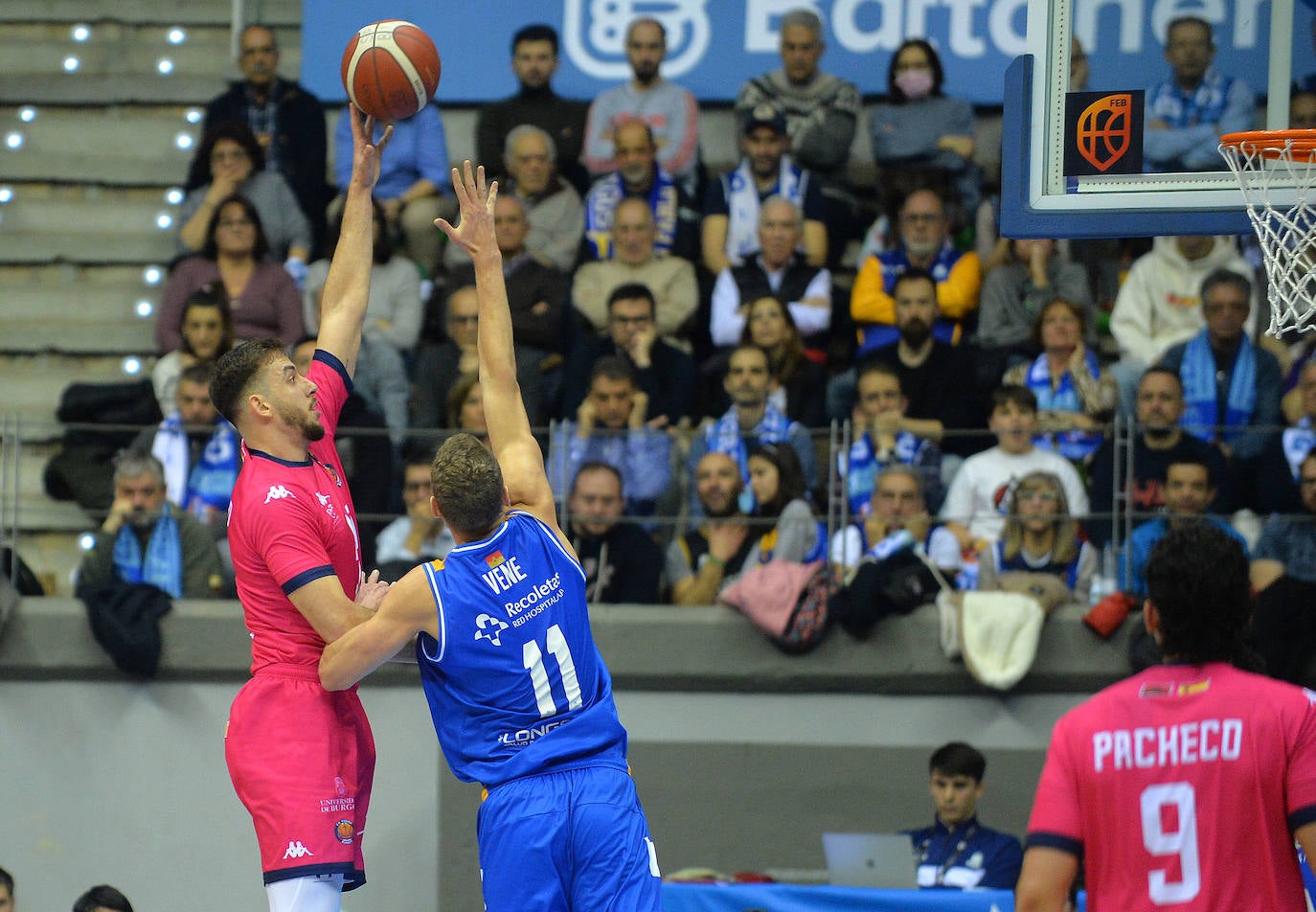 El derbi burgalés de baloncesto, en imágenes