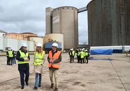 El presidente de la Junta de Castilla y León, Alfonso Fernández Mañueco,visita las obras de ampliación de la Fábrica Azucarera de Miranda de Ebro.