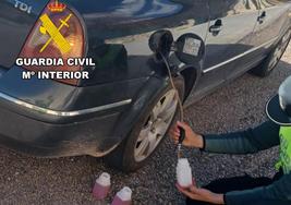 La Guardia Civil tomó mmuestras del carburante.