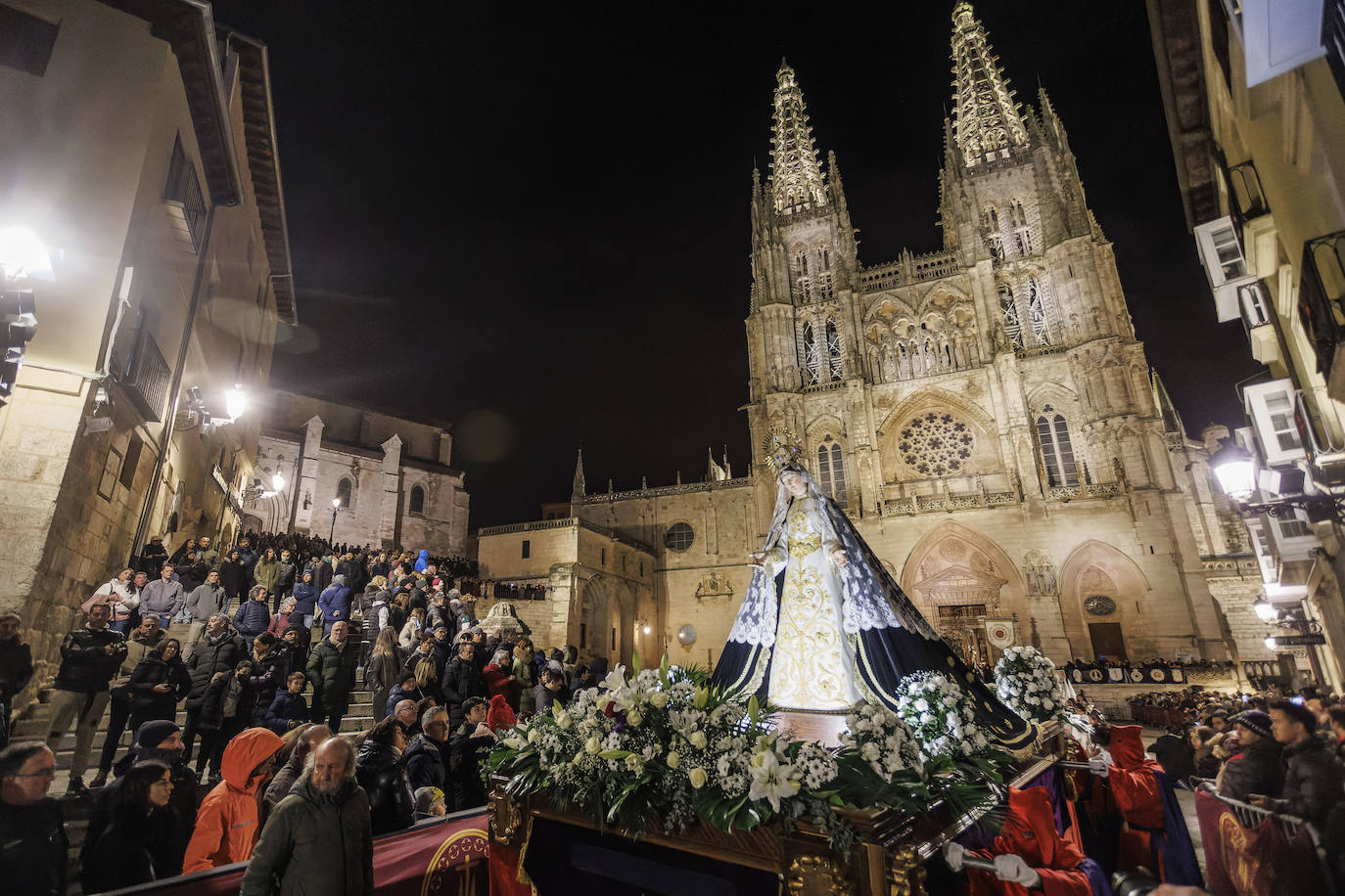 Así han sido el traslado de Cristo Yacente y la procesión del Santo Entierro