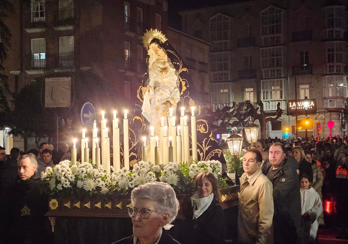 Imagen principal - Procesión del Santo Entierro en Miranda de Ebro