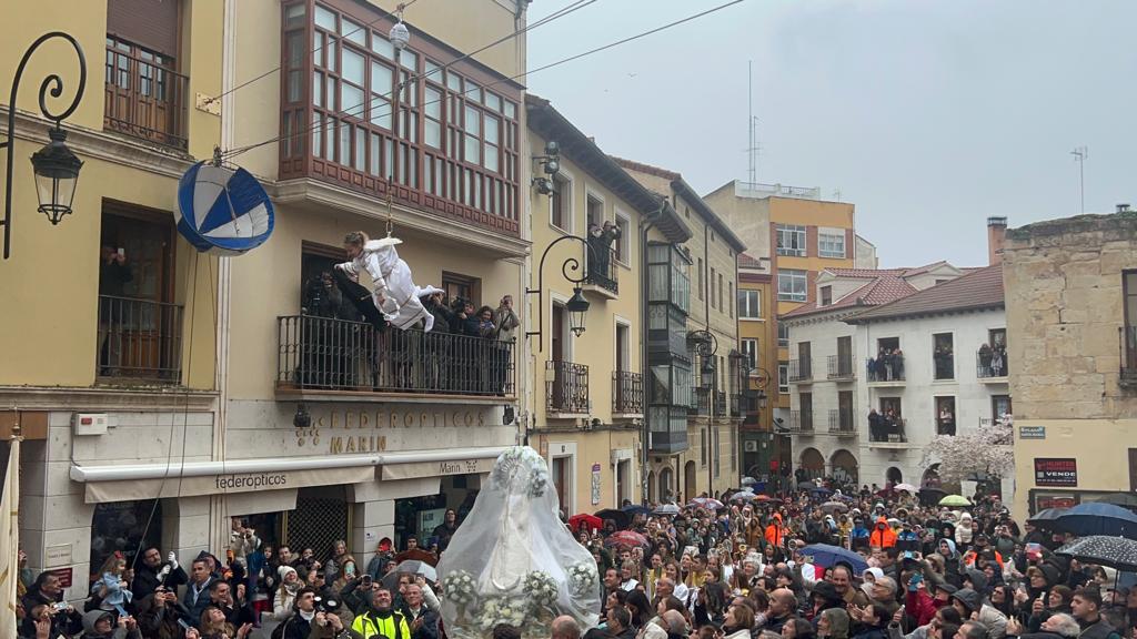 Así ha sido la Bajada del Ángel en Aranda, en imágenes