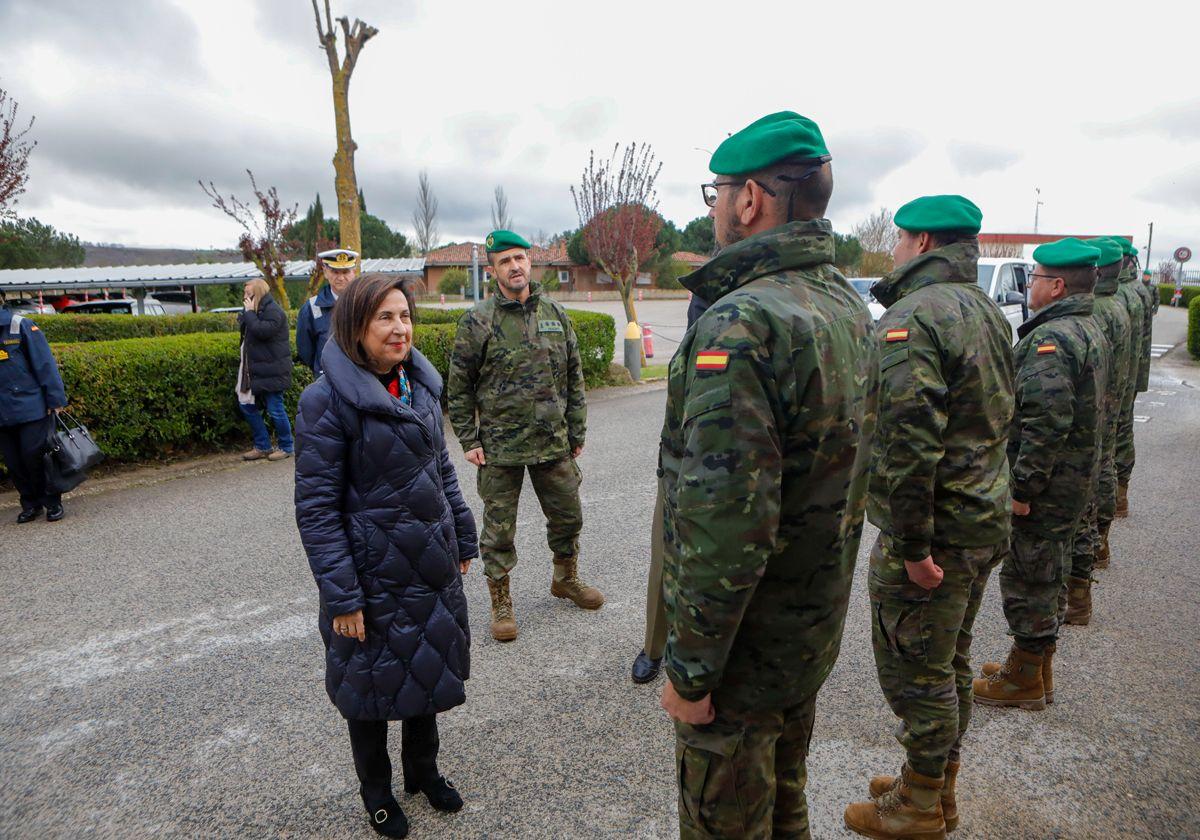 Fotos de la visita de la ministra de Defensa, Margarita Robles, a Ia Compañía de Municionamiento 613 (CIAMUN-613) en Ibeas de Juarros.