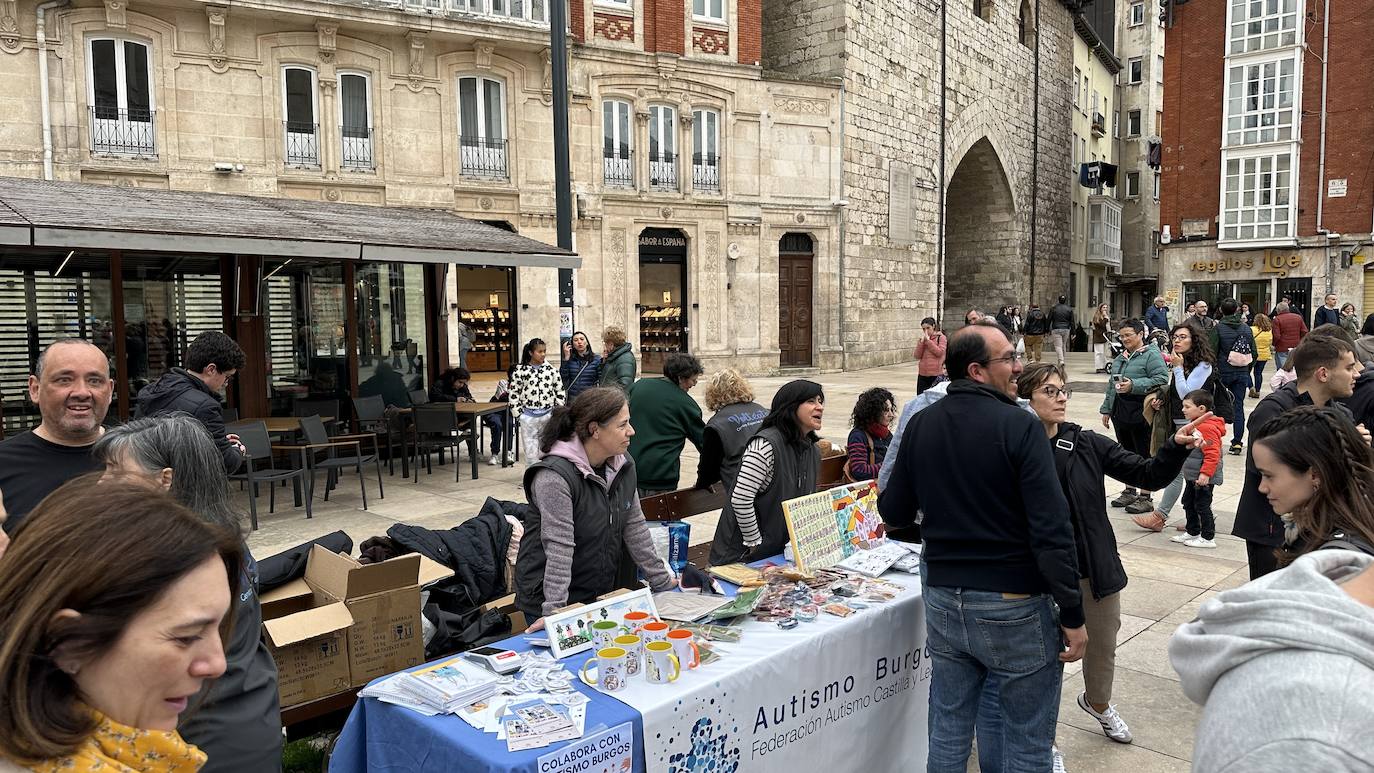 El 40 aniversario de Autismo Burgos y la Fan Zone de la selección femenina, en imágenes