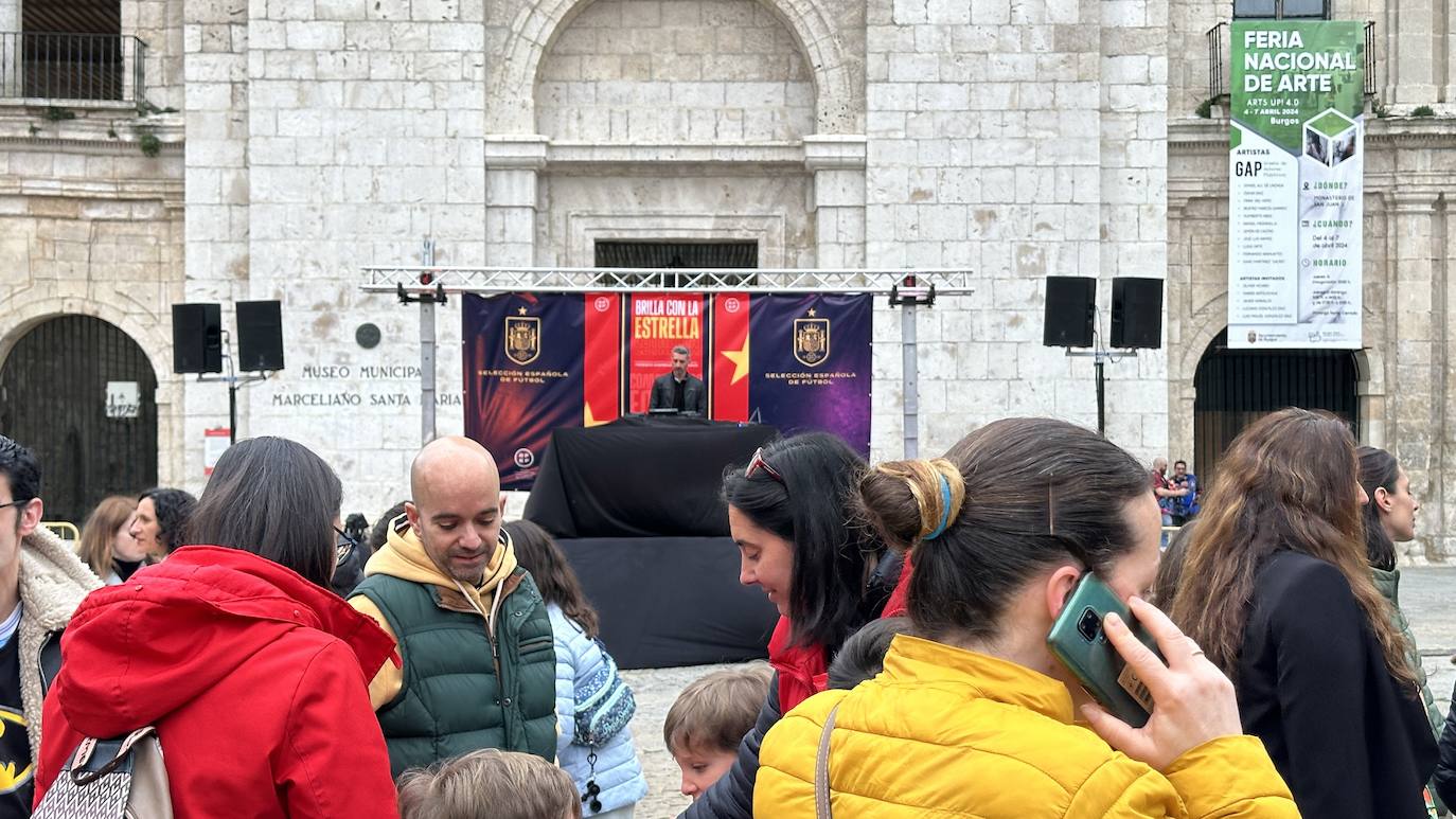 El 40 aniversario de Autismo Burgos y la Fan Zone de la selección femenina, en imágenes