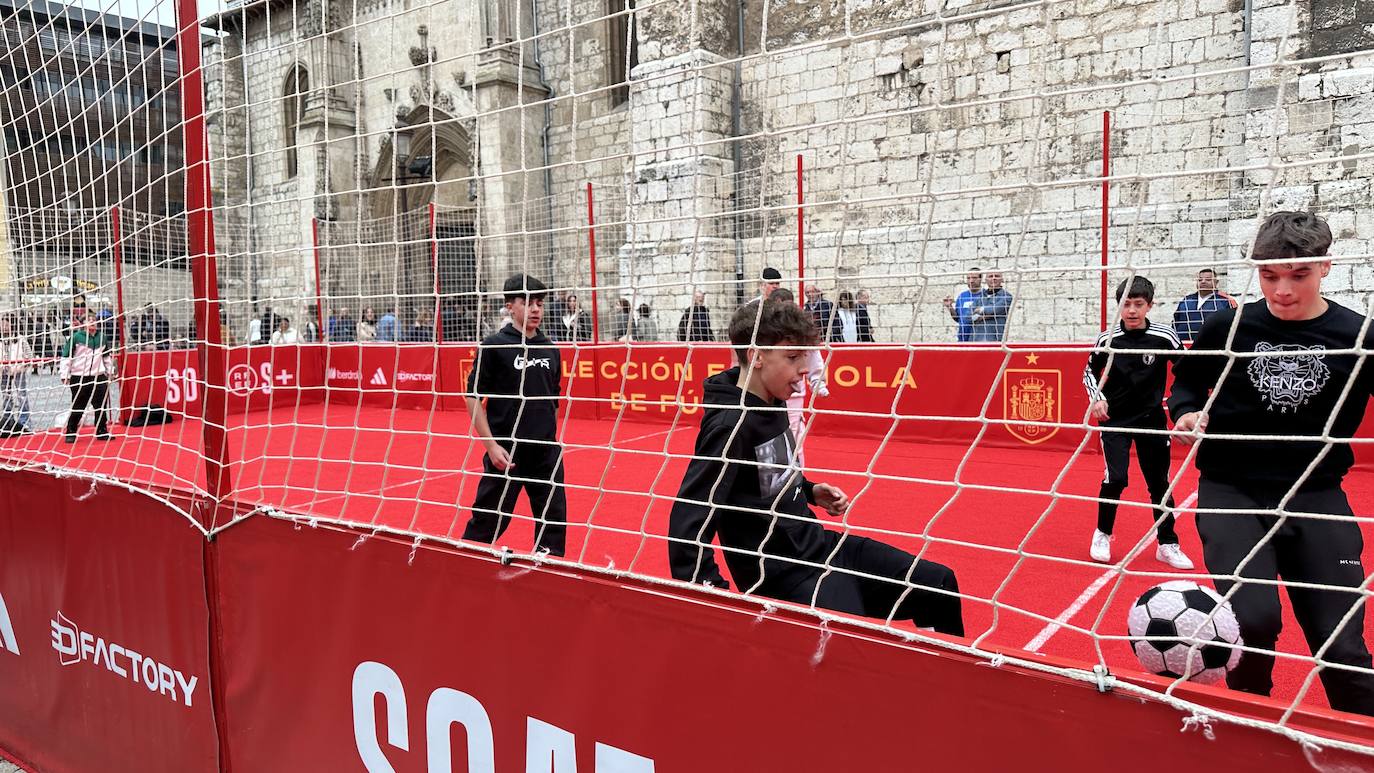 El 40 aniversario de Autismo Burgos y la Fan Zone de la selección femenina, en imágenes