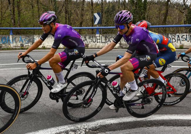 Eric Fagúndez y Victor Langellotti ruedan en el pelotón de favoritos.