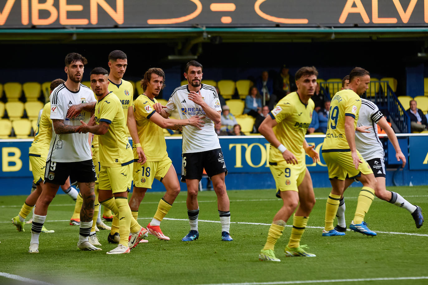 La derrota del Burgos CF ante el Villarreal B, en imágenes