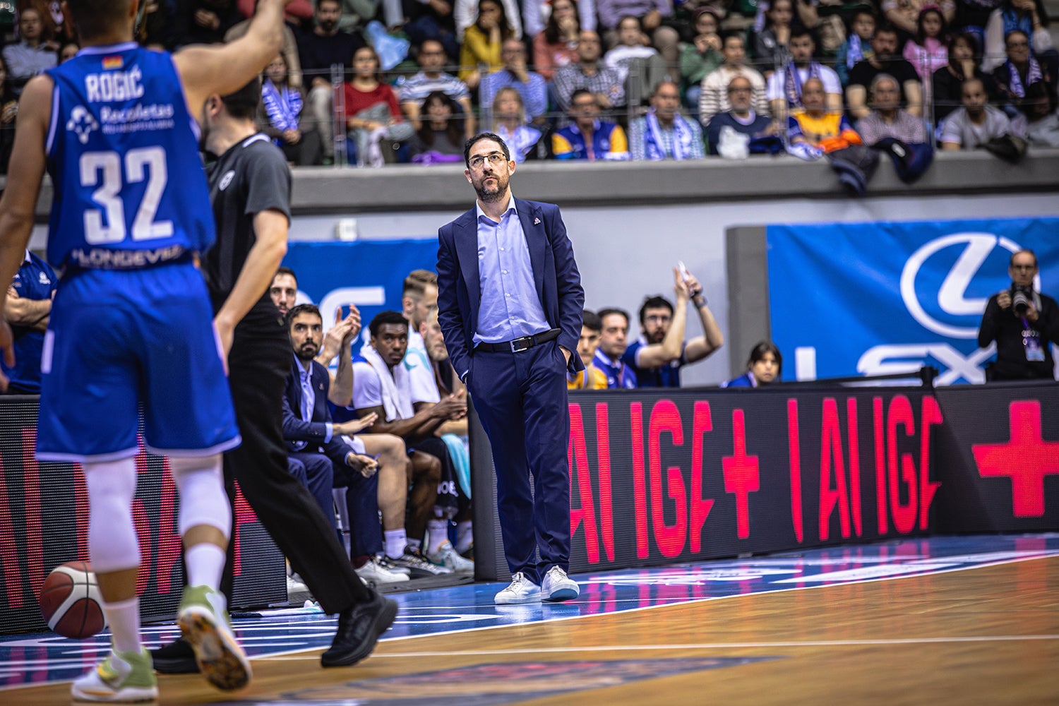 Lolo Encinas en el último partido en el Coliseum.