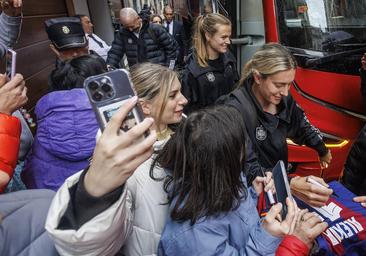 Lluvia de ilusión para recibir a la selección femenina en Burgos