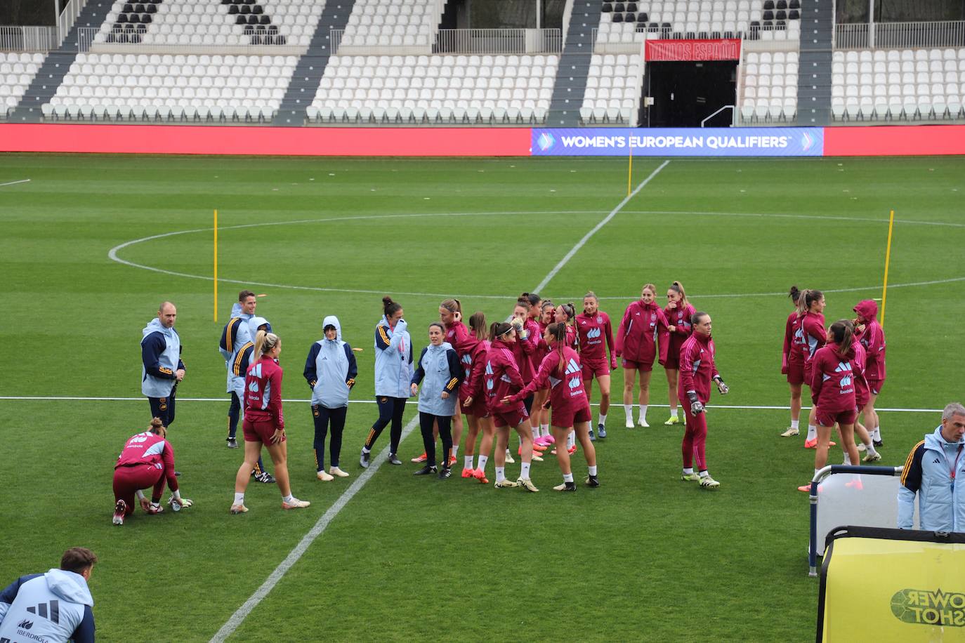 El entrenamiento de la Selección Femenina en El Plantío, en imágenes